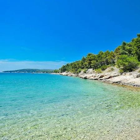 Feriehus Secluded House With Seawater Pool Milna (Brac)