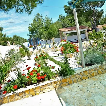 Charming Milna (Brac)