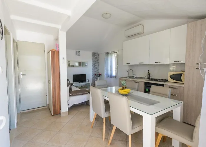 Charming * Milna (Brac)