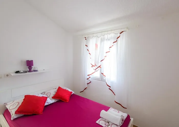 Charming Milna (Brac)