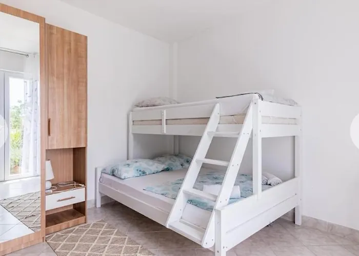 Tatil Evi Secluded House With Seawater Pool *