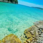 Secluded House With Seawater Pool Milna (Brac)