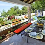 Secluded House With Seawater Pool Milna (Brac)