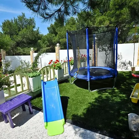 בית נופש Secluded House With Seawater Pool *